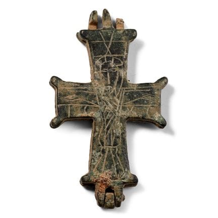 Byzantinischer Reliquienkreuz-Anhänger aus Bronze.