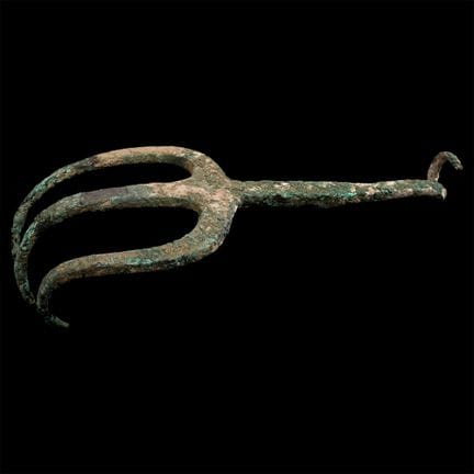 Trident en cuivre de l'âge du bronze. IIe millénai