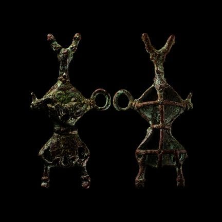 Große Marlik-Bronze-Mutterschaftsfigur mit Kind. 9