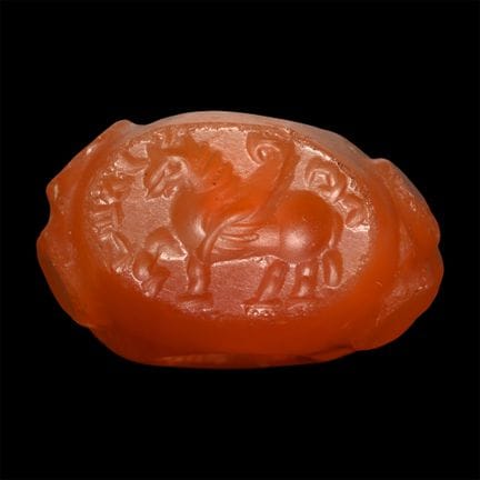 Sassanidisches Karneol-Stempelsiegel mit Greif. 3.