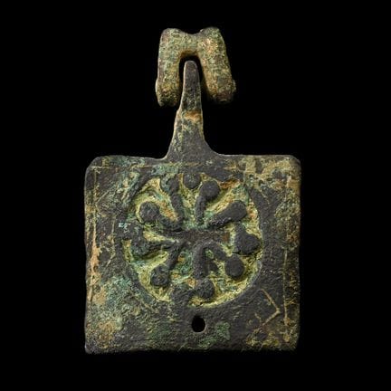 Pendentif médiéval en bronze doré représentant un 