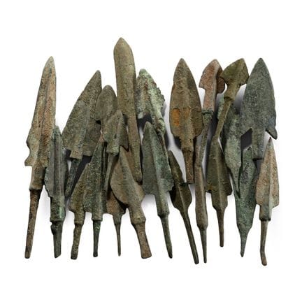 Pointes de flèche en bronze montées d’Asie occiden