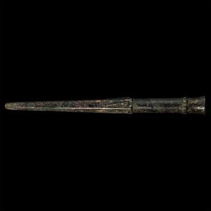 Pointe de lance décorée en bronze d’Asie occidenta