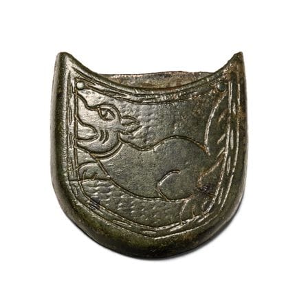 Grande garde de poignard médiéval en bronze ornée 