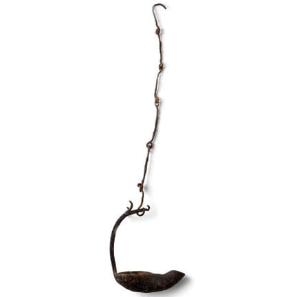 Lampe celtique en fer à tête de taureau. Ier siècl