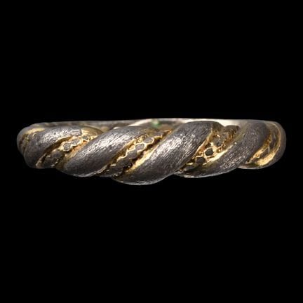 Skandinavischer, vergoldeter Wikinger-Ring mit ged