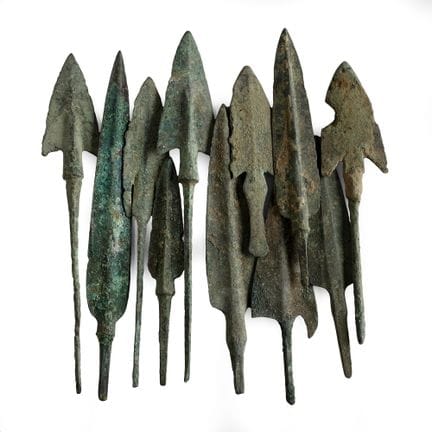 Collection de pointes de flèches en bronze d’Asie 