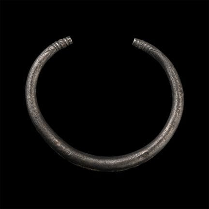 Bracelet celtique en argent. Âge du Fer, vers le I