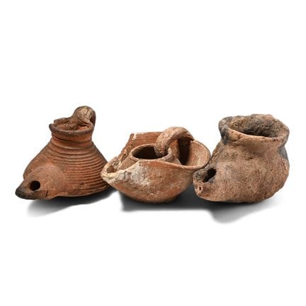 Sammlung westasiatischer Terrakotta-Öllampen. Um d