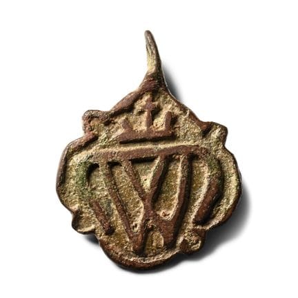 Mittelalterlicher bronzefarbener heraldischer Pfer
