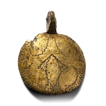 Pendentif médiéval en bronze doré représentant un 