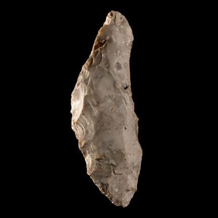 Hache en silex taillé de l'âge de pierre, provenan