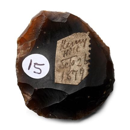 Grattoir en silex taillé de l'âge de pierre galloi