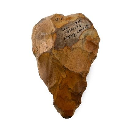 Hacha de mano de la Edad de Piedra francesa del va