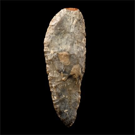 Couteau en silex finement taillé datant de l'Âge d