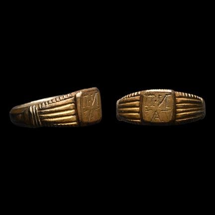 Bague-sceau de marchand en bronze doré de l'époque