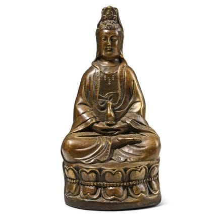 Statue en bronze de Guanyin assise, de style Ming 