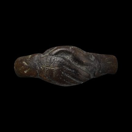 Alliance en bronze de l'époque Tudor représentant 