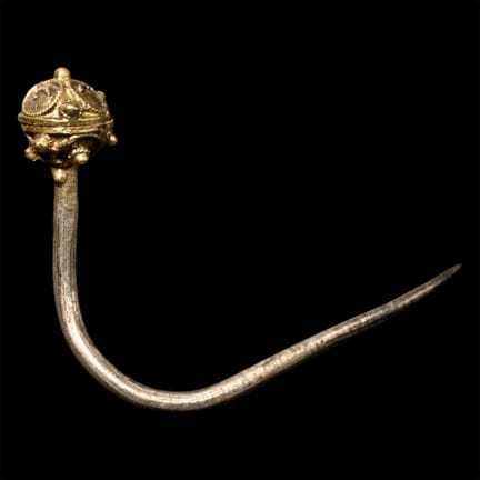 Épingle de costume Tudor en argent doré à tête sph