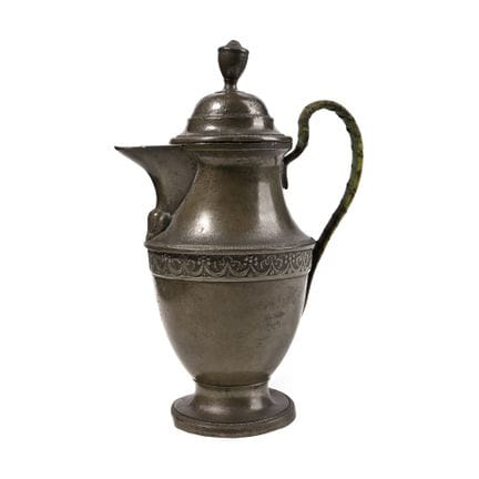 Pot à chocolat en étain « American Independence ».