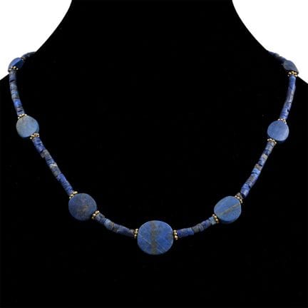 Collier en perles de lapis-lazuli. XXe siècle aprè