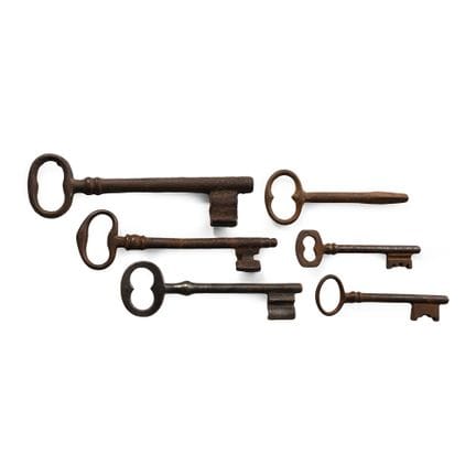 Jeu de clés pour porte en fer d'époque post-médiév