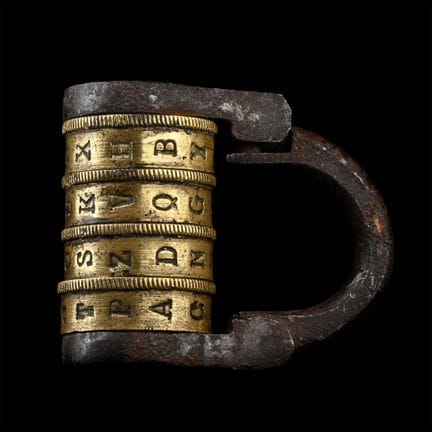 Cadenas à combinaison en bronze et fer de l'époque