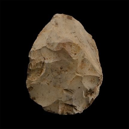 Hache à main ovale en silex taillé de l'âge de pie