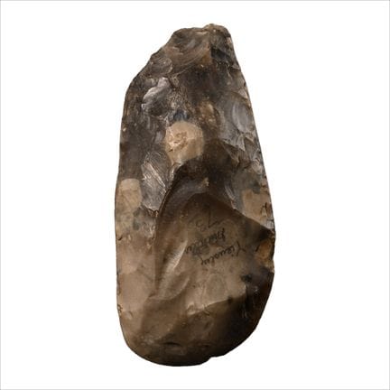 Punta de hacha de sílex tallada y pulida de la Eda