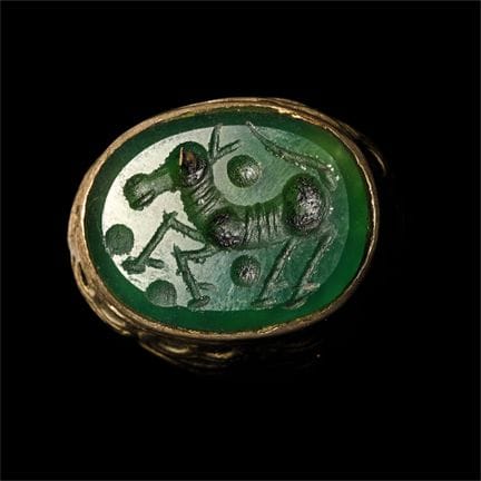 Bague bédouine de couleur argentée ornée d’une pie