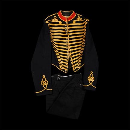 Chaqueta y pantalones del uniforme de oficial de h