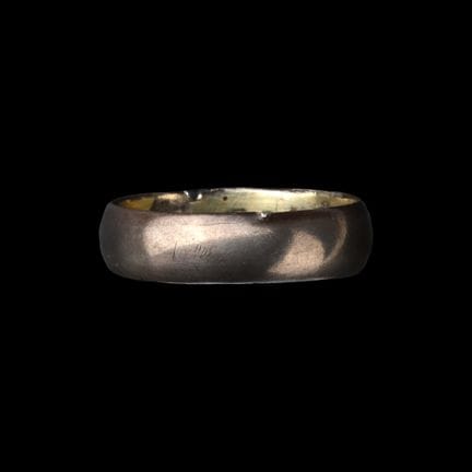 Bague « LOVE GOD » en argent doré de l'époque Tudo