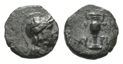 Aeolis, Myrina AE 9mm. . Aeolis, Myrina AE 9mm. Ci