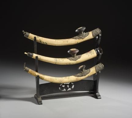 3-TEILIGES SET CHINESISCHER OPIUMPFEIFEN AUS KNOCH