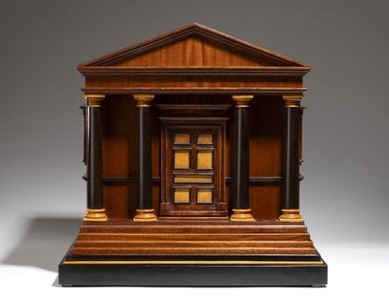 TEMPIO DI ALTA EBANISTERIA IN LEGNI PREGIATI CON C