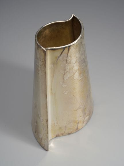 20TH-CENTURY ITALIAN SILVERSMITH Silver vase with 