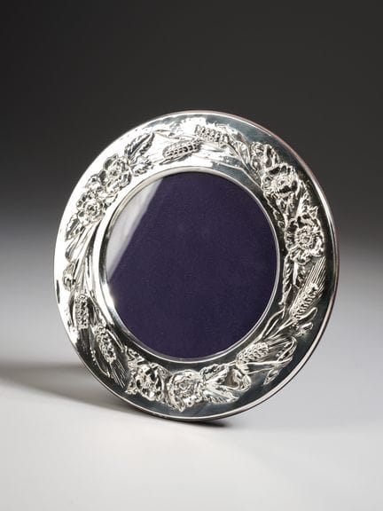 20TH-CENTURY ITALIAN SILVERSMITH Table mirror made