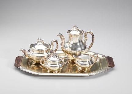 20TH-CENTURY SILVERSMITH Tea and coffee set made o