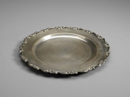 20TH-CENTURY ITALIAN SILVERSMITH: Embossed silver 