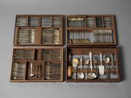 20TH-CENTURY ITALIAN SILVERSMITH Art Deco-style 12
