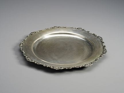 20TH-CENTURY ITALIAN SILVERSMITH: Embossed silver 
