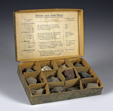 Minerals & Fossils - Kleine Mineraliensammlung aus