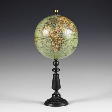 Globes &amp; Astronomy - Globo terrestre della cas