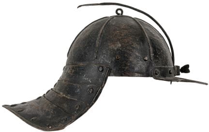 Curiosités - Casque de hussard des XVIIe et XVIIIe