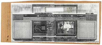 Fluxus——克劳斯·博姆勒（Claus Böhmler）。无题。波纹纸板拼贴作品，附有两幅小幅素