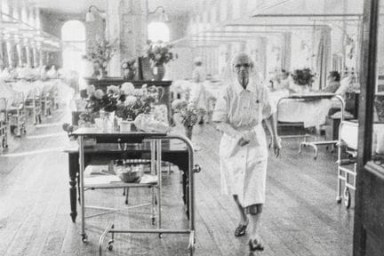 Davidson, Bruce. Ohne Titel. (Hospital). Silbergel