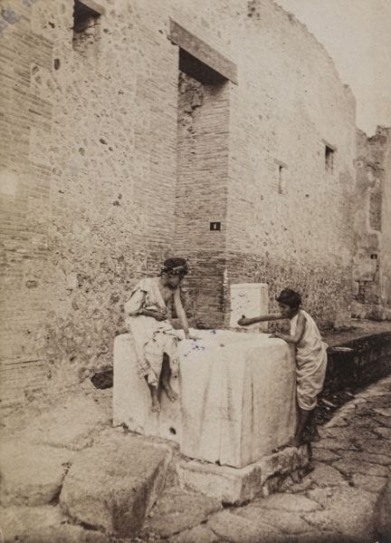 Plüschow, Wilhelm. Pompeji. 2 Albuminabzüge. Vinta