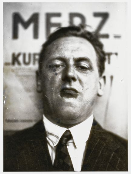 Lissitzky, El. Fünf Photographien. Silbergelatine.