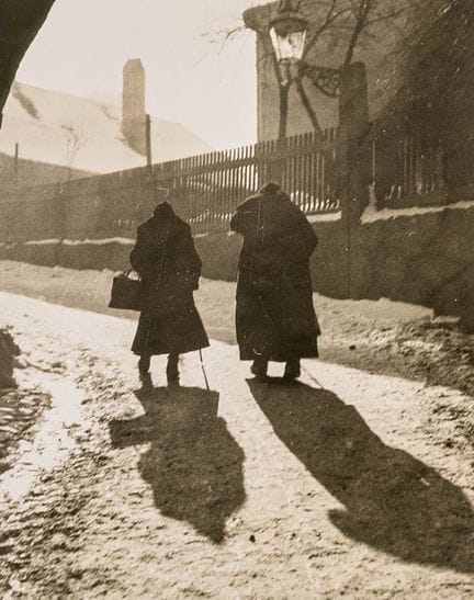 John, Paul W. Im Gegenlicht. Bromsilbergelatineabz