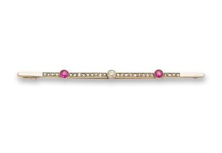 BROCHE EN FORME DE BARRE EN DIAMANTS, années 1900 